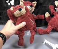 Sterke hondenknuffel vos